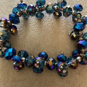 Blue iridescent stretchable braclet
